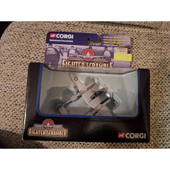 CORGI SHOWCASE COLLECTION FIGHTER SCRAMBLE P-38 LIGHTNING PACIFIC "LITTLE EVA" - Picture 4 of 11